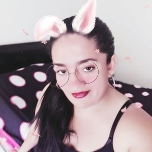 Meet your Posher, Casandra